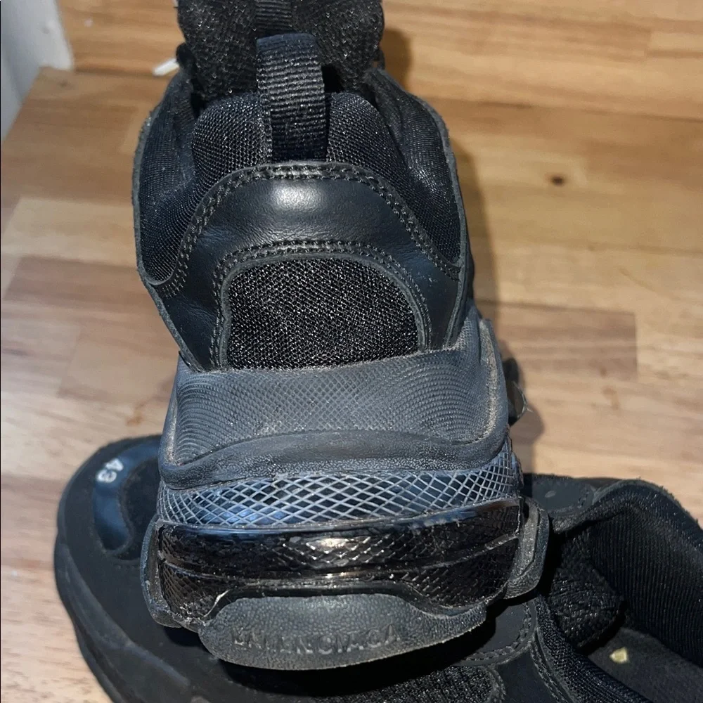 Balenciaga Triple Black Sneakers - Picture 4 of 5